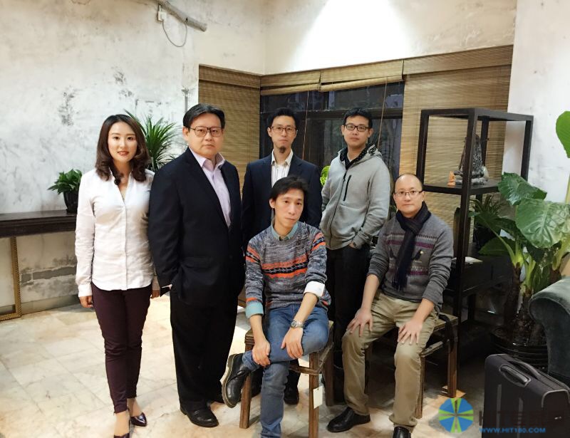 雅森科技创业团队，后排左起：王祎颖、蔡承叞、顾巍、陈晖，前排左起：徐岩、李刚。